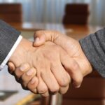 shaking-hands-g19c8d9550_1920