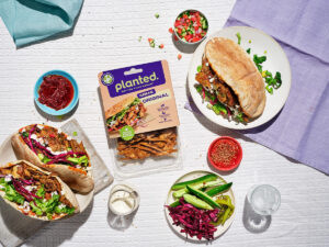 Beliebtes Streetfood jetzt auch pflanzenbasiert von Planted