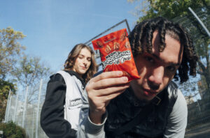 RAF Camora und NEOH droppen gemeinsamen Snack Drageelinos
