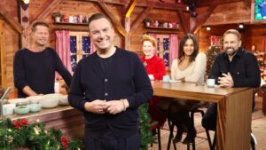 MagentaTV: Tim Raue feiert mit prominenten Gästen Weihnachten und Tobias Moretti ist „Der Gejagte“