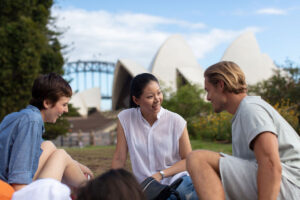 Ostern im Ausland: Von Osterbilbys, Eierrollen und Hexen