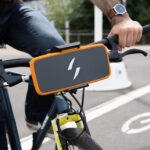 Akku-am-Lenker-orange