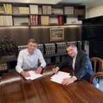 Marco-Hochstrasser-and-Marco-Caradonna-signing-the-contract-scaled-1