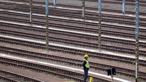 Mehrheit will lieber Schienennetz als Straßenausbau fördern