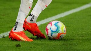 2. Bundesliga: St. Pauli gewinnt mühsam in Paderborn