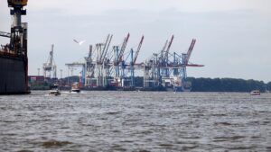 Union will Stopp des Cosco-Einstiegs in Hamburger Hafen