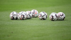 2. Bundesliga: Tabellenführer Darmstadt schlägt Paderborn