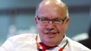 Altmaier verteidigt Ehrung von Merkel