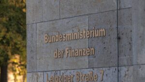 Bundeshaushalt: Finanzminister will Kürzungen in allen Bereichen