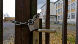 Bundesregierung verteidigt Schulschließungen während der Pandemie