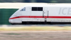 Bahn will Fernverkehr während Warnstreik komplett einstellen