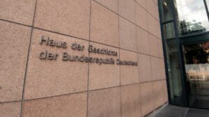 Haus der Geschichte will Scholz` Aktentasche in Sammlung aufnehmen