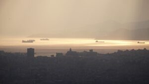 EU-Kommission hebt Konjunkturprognose an