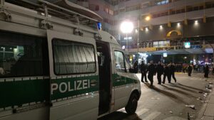 "Revolutionäre" 1.-Mai-Demo bleibt weitgehend friedlich