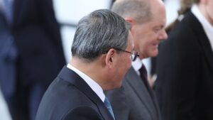 Roth stellt deutsch-chinesische Regierungskonsultationen infrage