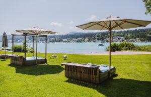 Genuss und Badevergnügen deluxe: Die Villa Bulfon steht an einem Traumplatz am Wörthersee