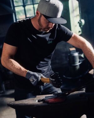 Erfolgreicher Crowdfunding-Auftakt: The Metalist bringt seinen einzigartigen Fausthammer in Serie