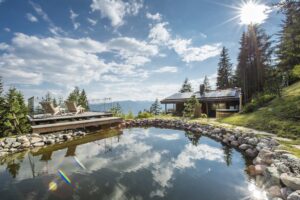Eine Auszeit mitten am Berg: In KOLLERs Luxus-Alm-Chalet