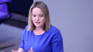 Juso-Chefin findet Diskussion über sozialen Pflichtdienst "abwegig"