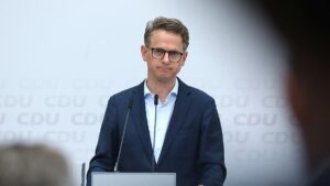 Linnemann will Schnellverfahren gegen Gewalttäter – scharfe Kritik