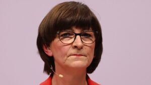 Esken erhöht nach Vorwürfen gegen Aiwanger Druck auf Söder