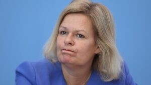 Spionage-Fall: Faeser sieht neue Bedrohungslage wegen Ukrainekrieg