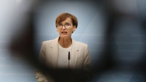 Stark-Watzinger stellt "KI-Aktionsplan" vor