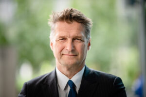 Eskalierender Technologiekonflikt mit China um Handys und Autos