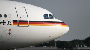 Hohe Zusatzkosten nach Baerbocks gescheiterter Pazifikreise