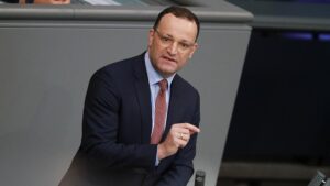 Spahn besorgt wegen möglicher Covestro-Übernahme