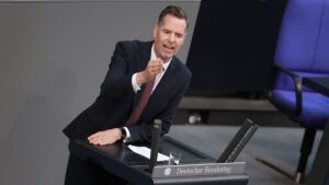 Dürr gegen früheres Greifen des Spitzensteuersatzes