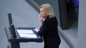 Faeser warnt vor wirtschaftlichem Schaden durch Extremismus