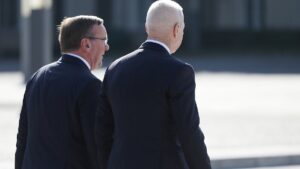 Verteidigungsminister verspricht Israel und Ukraine Unterstützung