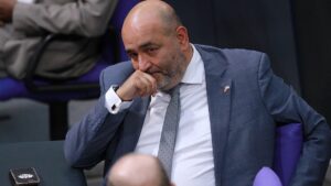 Nouripour verteidigt bessere Arbeitsmöglichkeiten für Geflüchtete