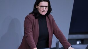 Grüne fordern mehr Geld für Sicherheitsbehörden