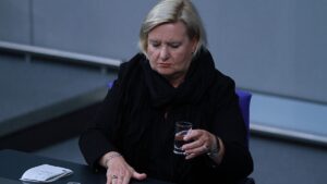 Wehrbeauftragte Högl beklagt Überlastung der Bundeswehr