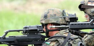 Brantner stellt sich hinter Plan für verpflichtende Musterung