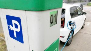 Grüne verteidigen Aus für E-Auto-Prämie – Union will Übergangsfrist