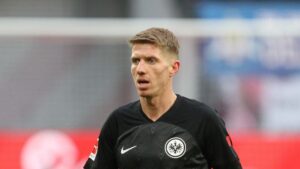 1. Bundesliga: Augsburg gewinnt gegen Frankfurt