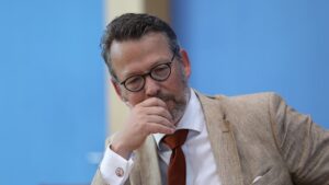 Fricke bezeichnet Steuererhöhungen als "Gift"