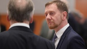 Kretschmer bietet Ampel Pakt in der Haushaltskrise an