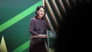 Baerbock will sich möglichst wenig abschotten