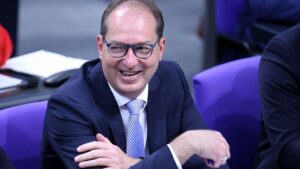 Dobrindt schließt Klage gegen Haushalt für 2024 nicht aus