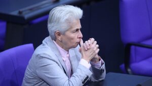 Strack-Zimmermann kritisiert Kretschmers Äußerungen zu Ukraine