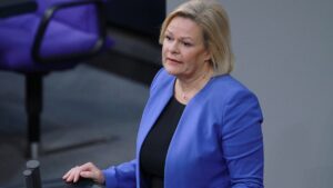 Faeser verlängert Grenzkontrollen für mindestens zwei Monate