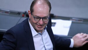Dobrindt kritisiert Klimapolitik der Grünen