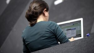 Umsatz im Dienstleistungsbereich im Oktober etwas niedriger