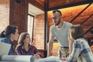 Kreativität und Erfolg: Geht das ohne hohes Budget?