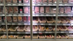 Lebensmittelhandel gegen Tierwohlabgabe im Supermarkt