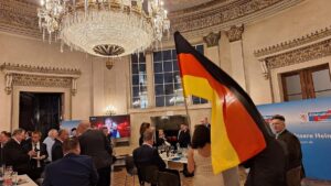 US-Ökonom Posen warnt angesichts von AfD-Wahlerfolgen vor Sparkurs